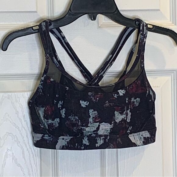 Lululemon Get Down Bra Size 8 - Picture 3 of 8